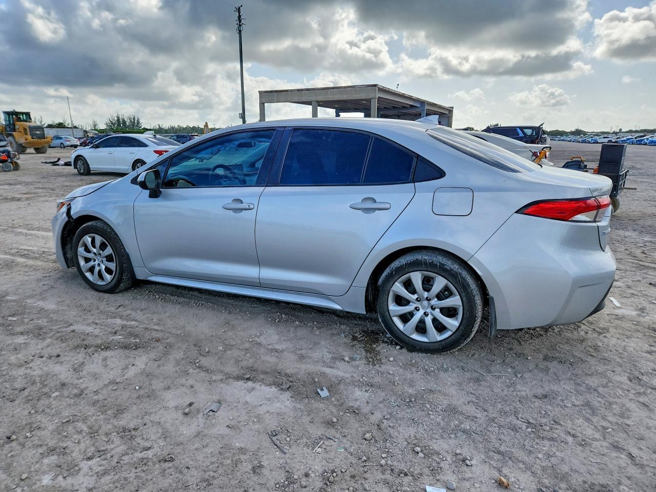 2025 Toyota Corolla Le - Фото 2