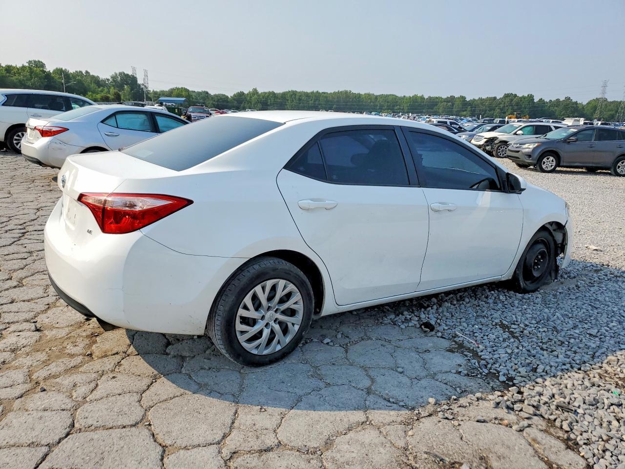 2018 Toyota Corolla Le - Фото 3