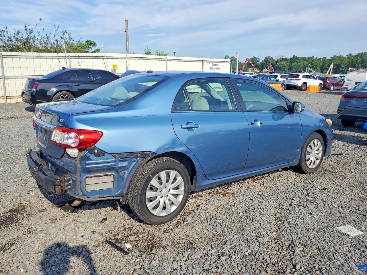 2013 Toyota Corolla Le - Фото 3