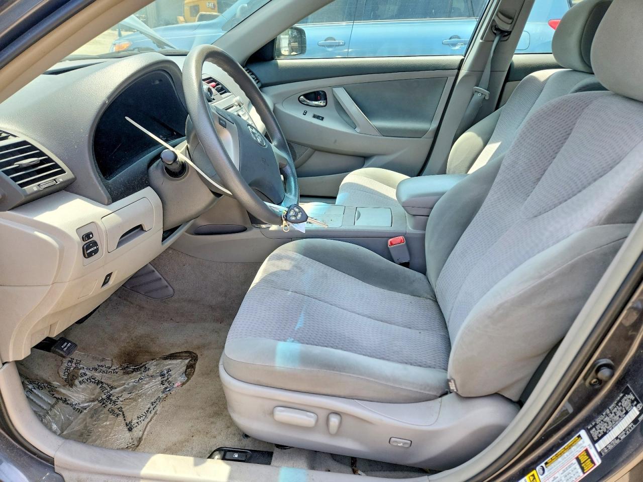 2011 Toyota Camry Le - Image 7