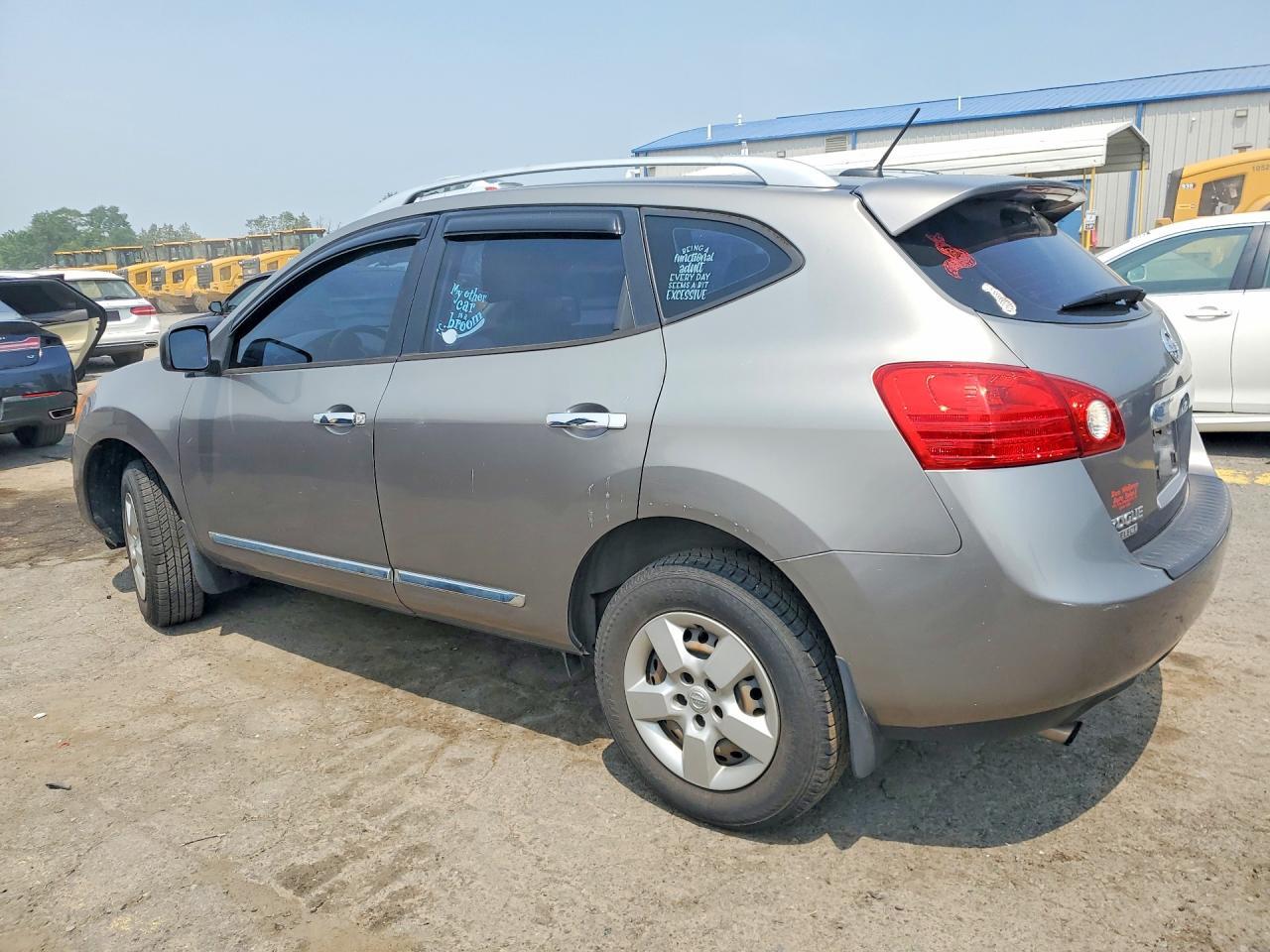 2014 Nissan Rogue Select S - Image 2