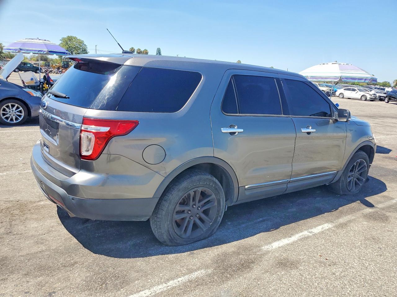 2014 Ford Explorer Xlt - Image 3