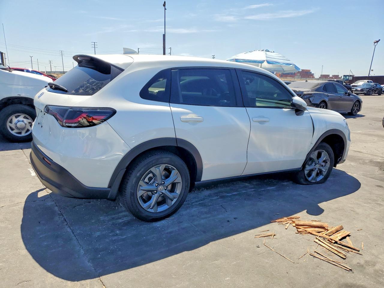2027 Honda Hr-V Lx - Image 3