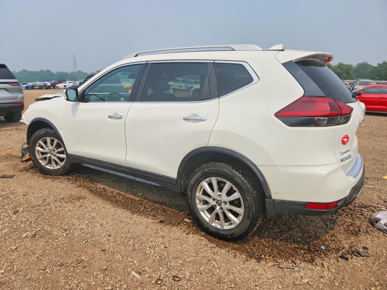 2019 Nissan Rogue S - Фото 2