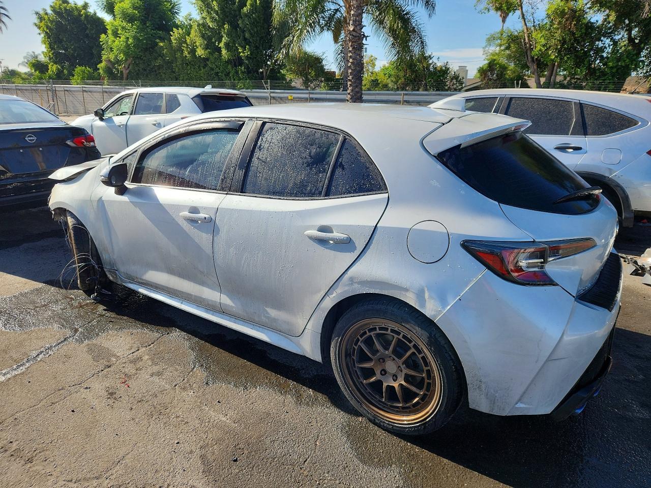 2021 Toyota Corolla Hatchback Se - Фото 2