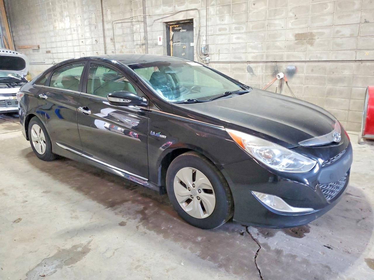 2013 Hyundai Sonata Hybrid - Image 4