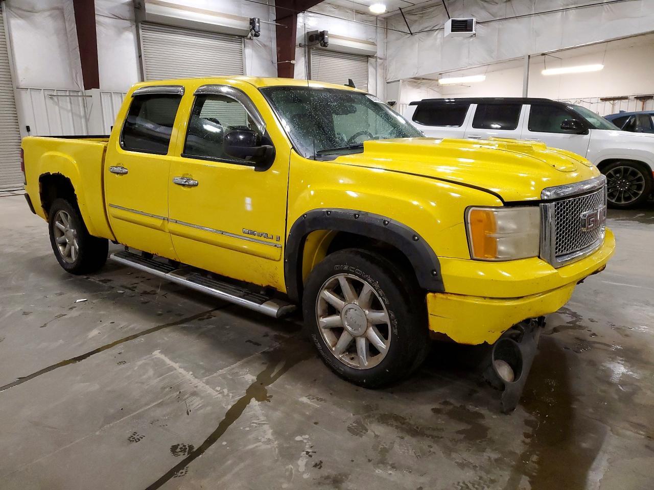 2008 GMC New Sierra K1500 Denali - Image 4