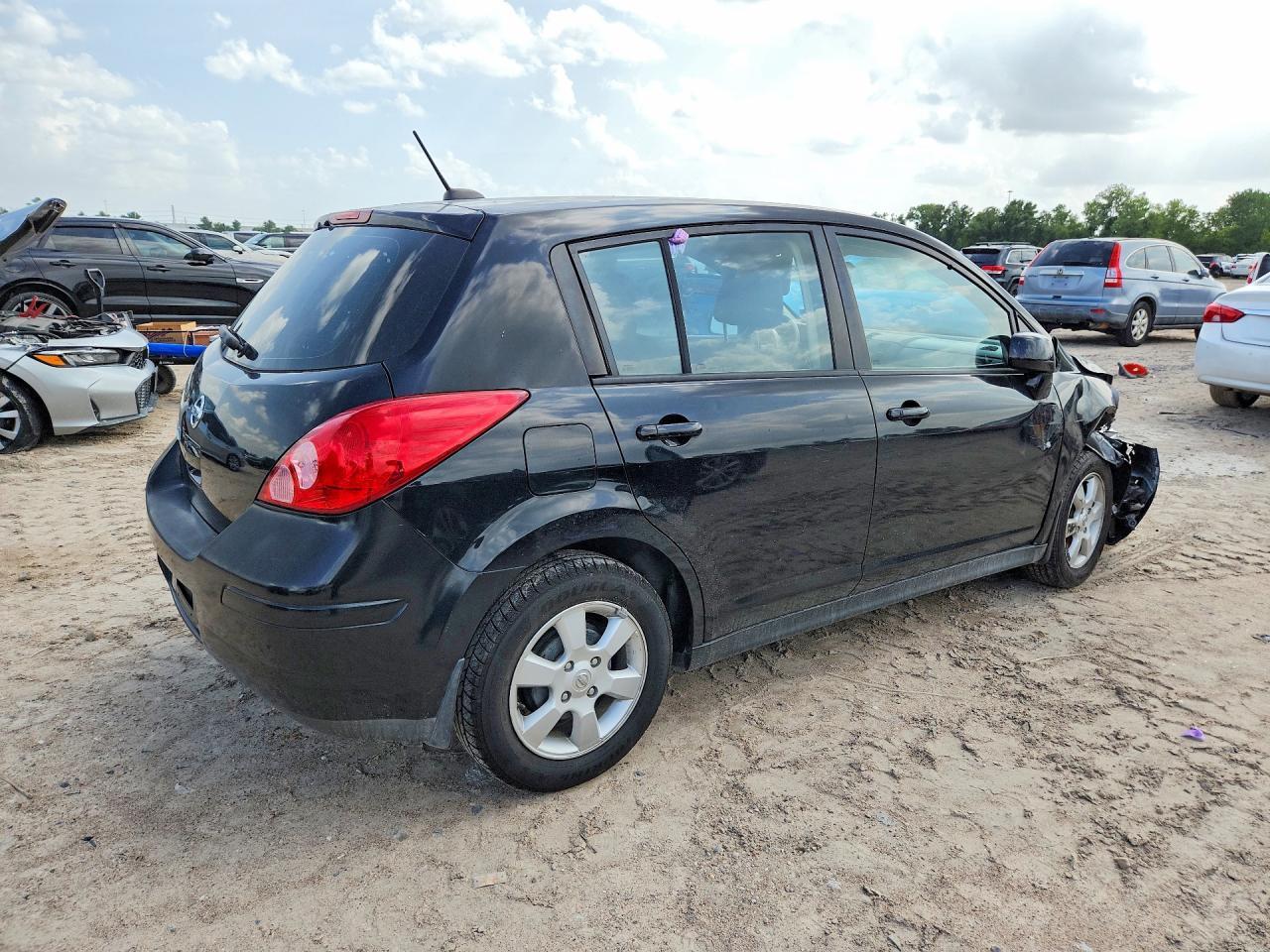 2007 Nissan Versa 1.8 S - Image 3