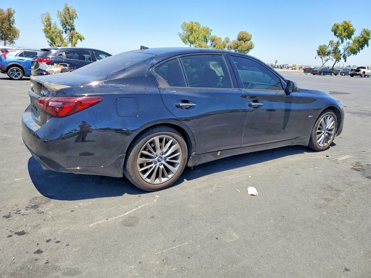 2018 Infiniti Q50 3.0T Luxe - Фото 3