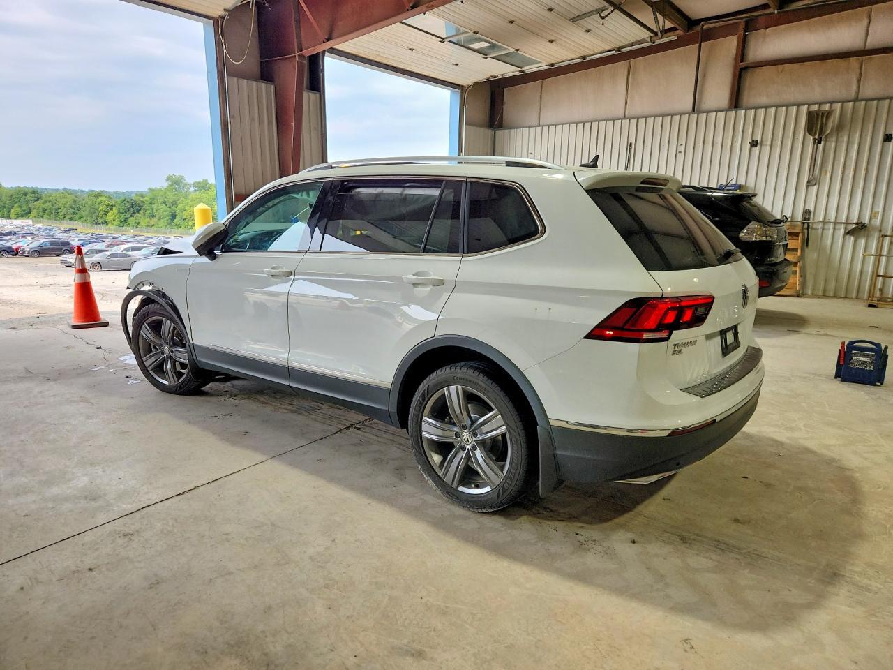 2020 Volkswagen Tiguan Se - Image 2