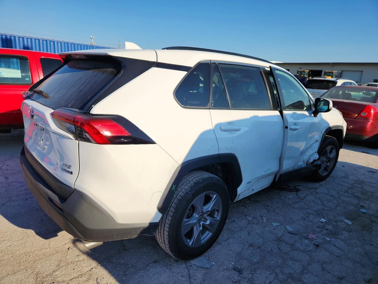 2022 Toyota Rav4 Xle - Image 3