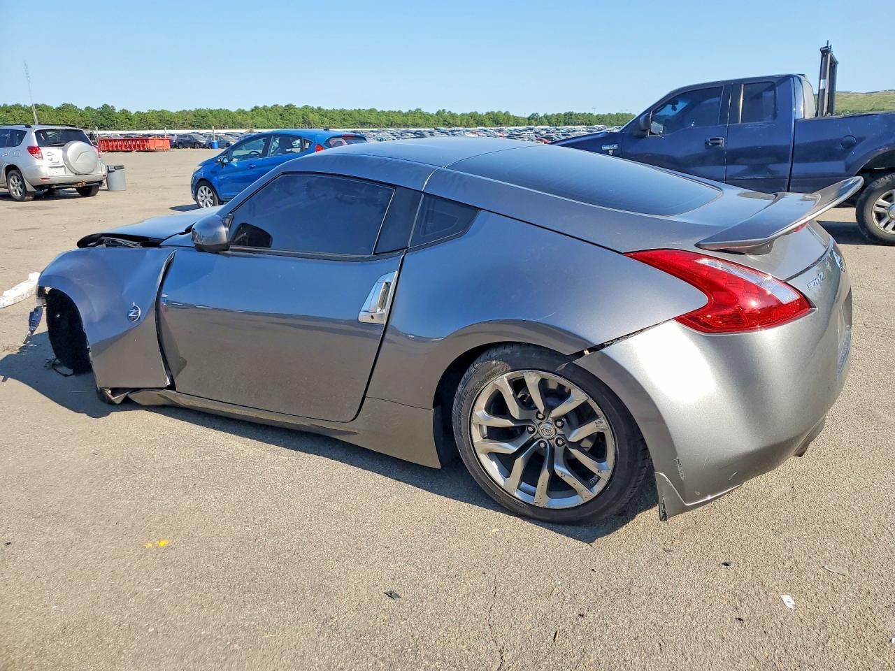 2014 Nissan 370Z Base - Фото 2