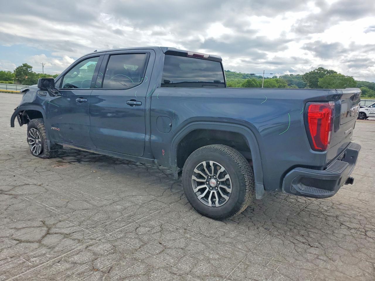 2021 GMC Sierra K1500 At4 - Фото 2