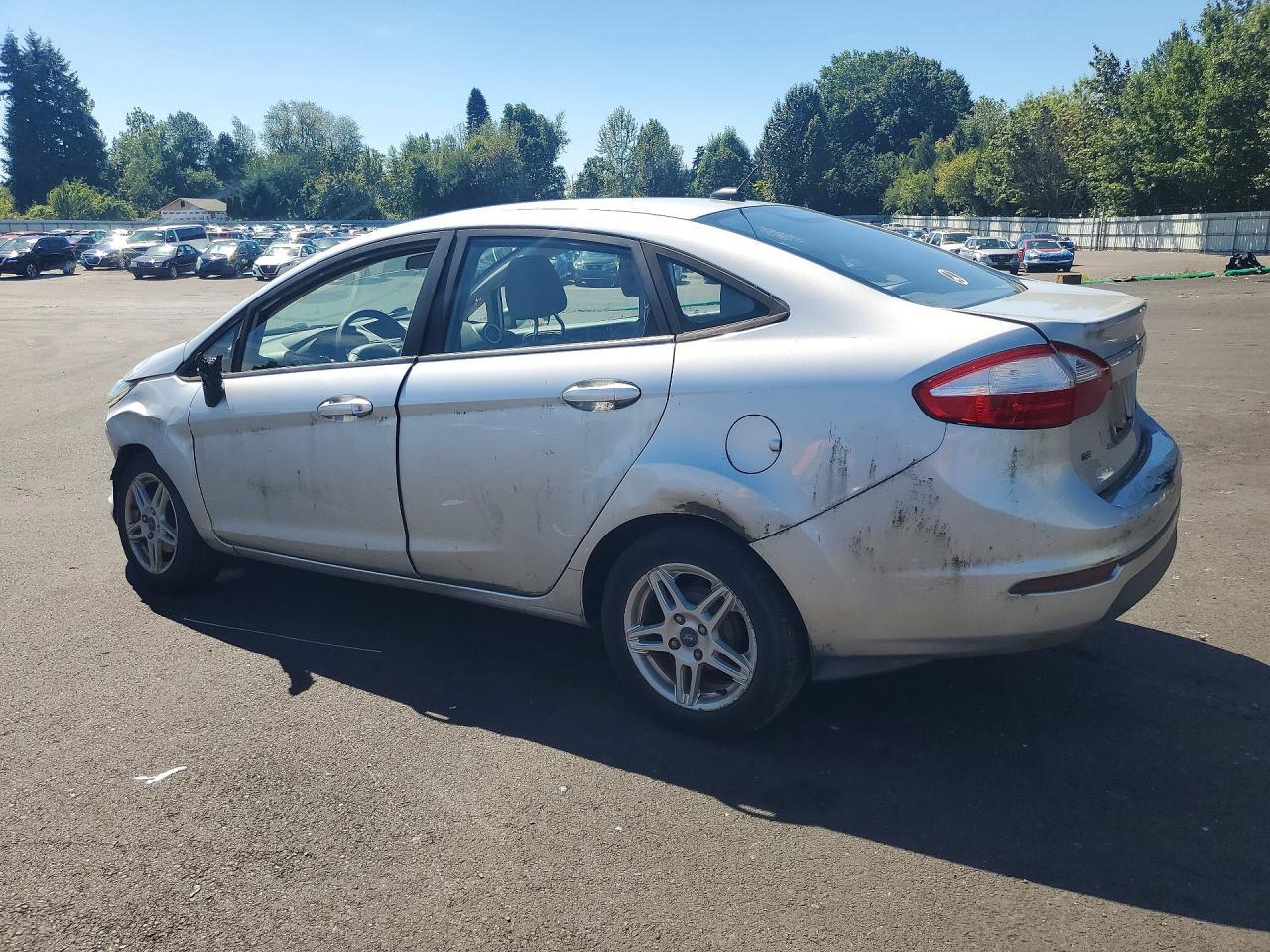 2017 Ford Fiesta Se - Image 2