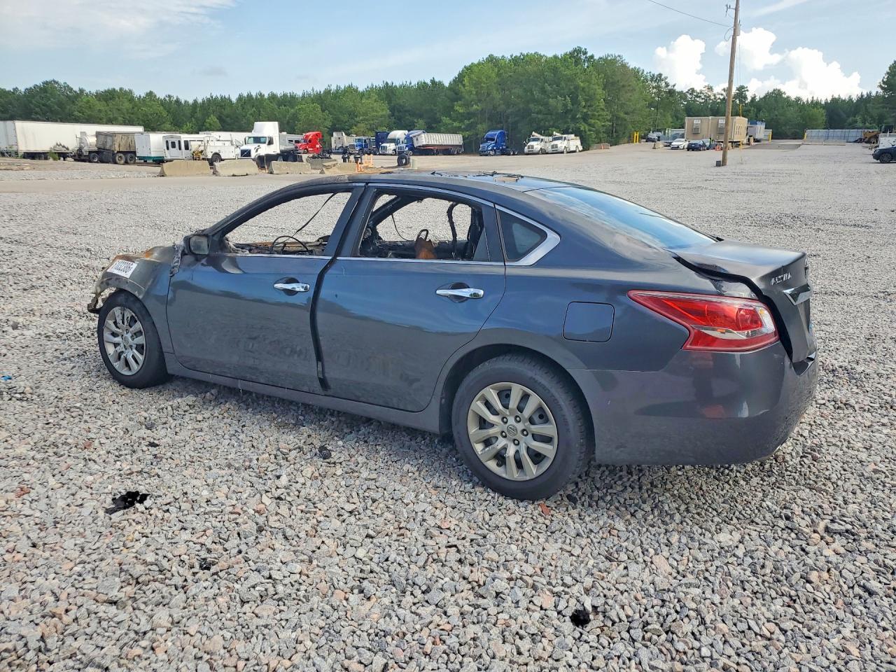 2013 Nissan Altima 2.5 - Фото 2