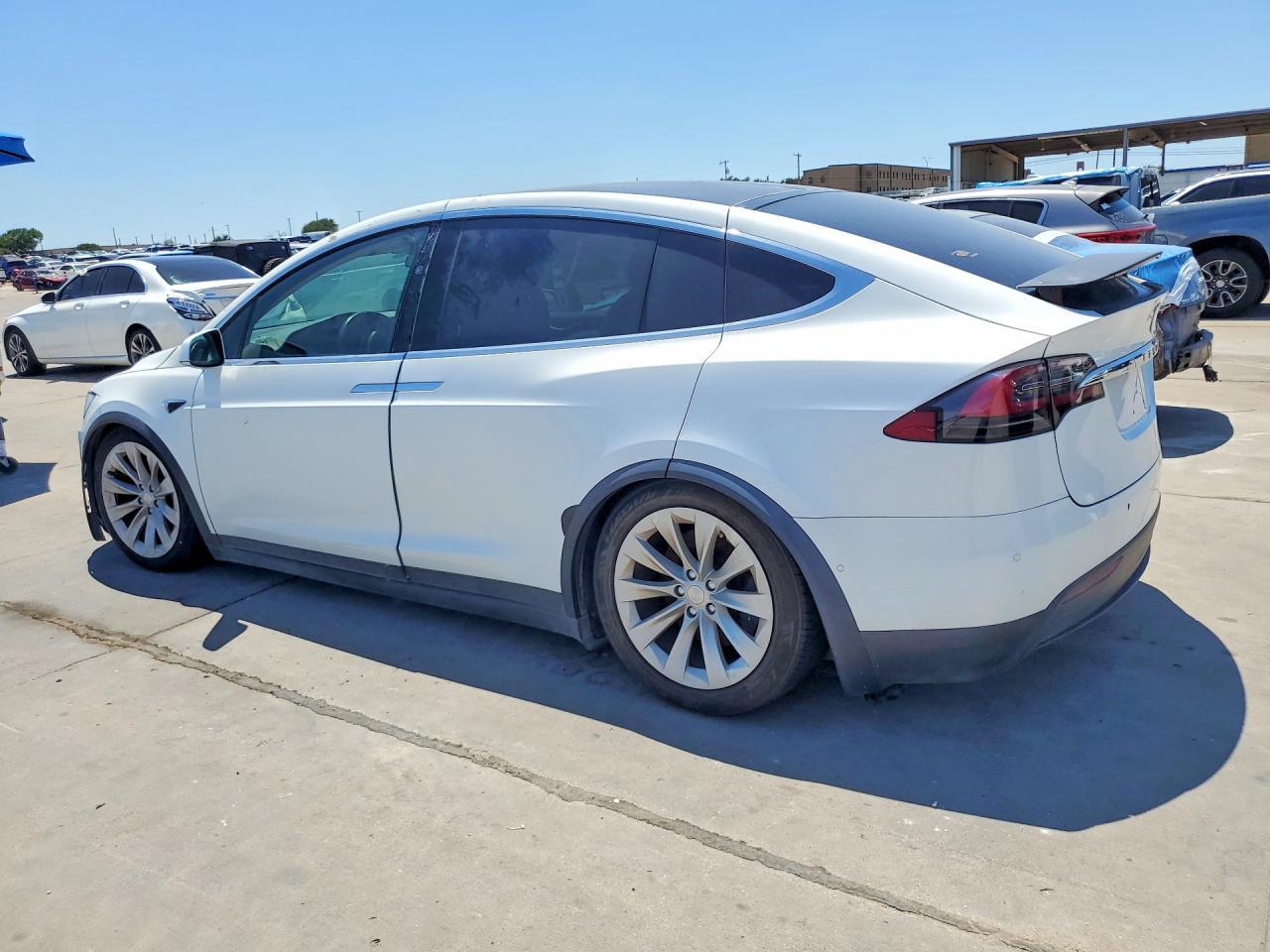2020 Tesla Model X - Image 2