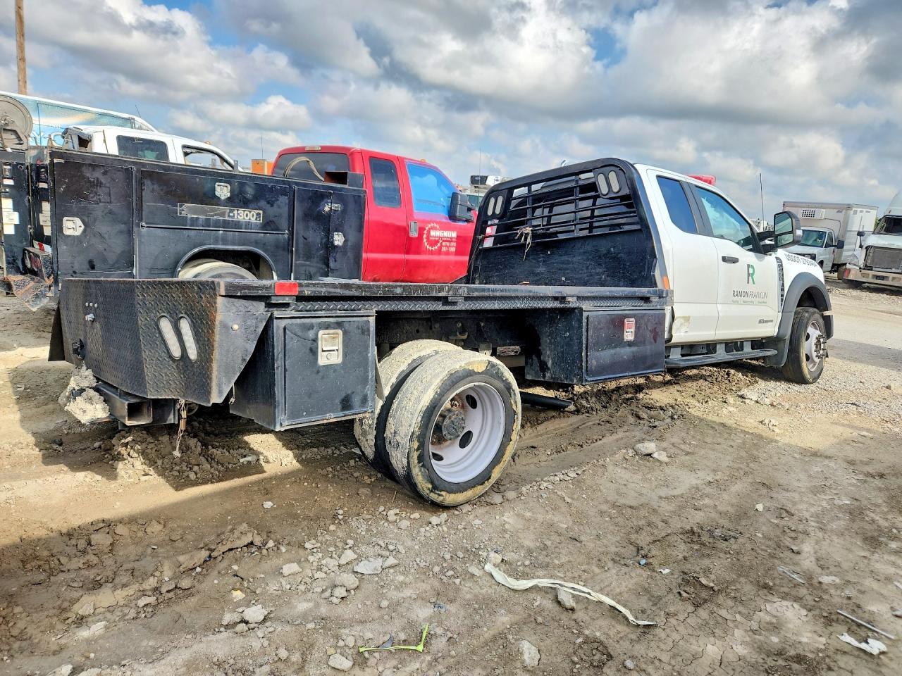 2023 Ford F450 Super Duty - Image 3
