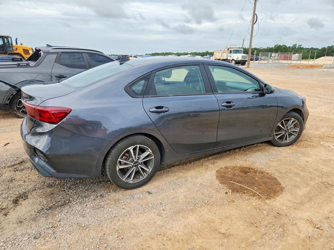 2023 Kia Forte Lxs - Фото 3