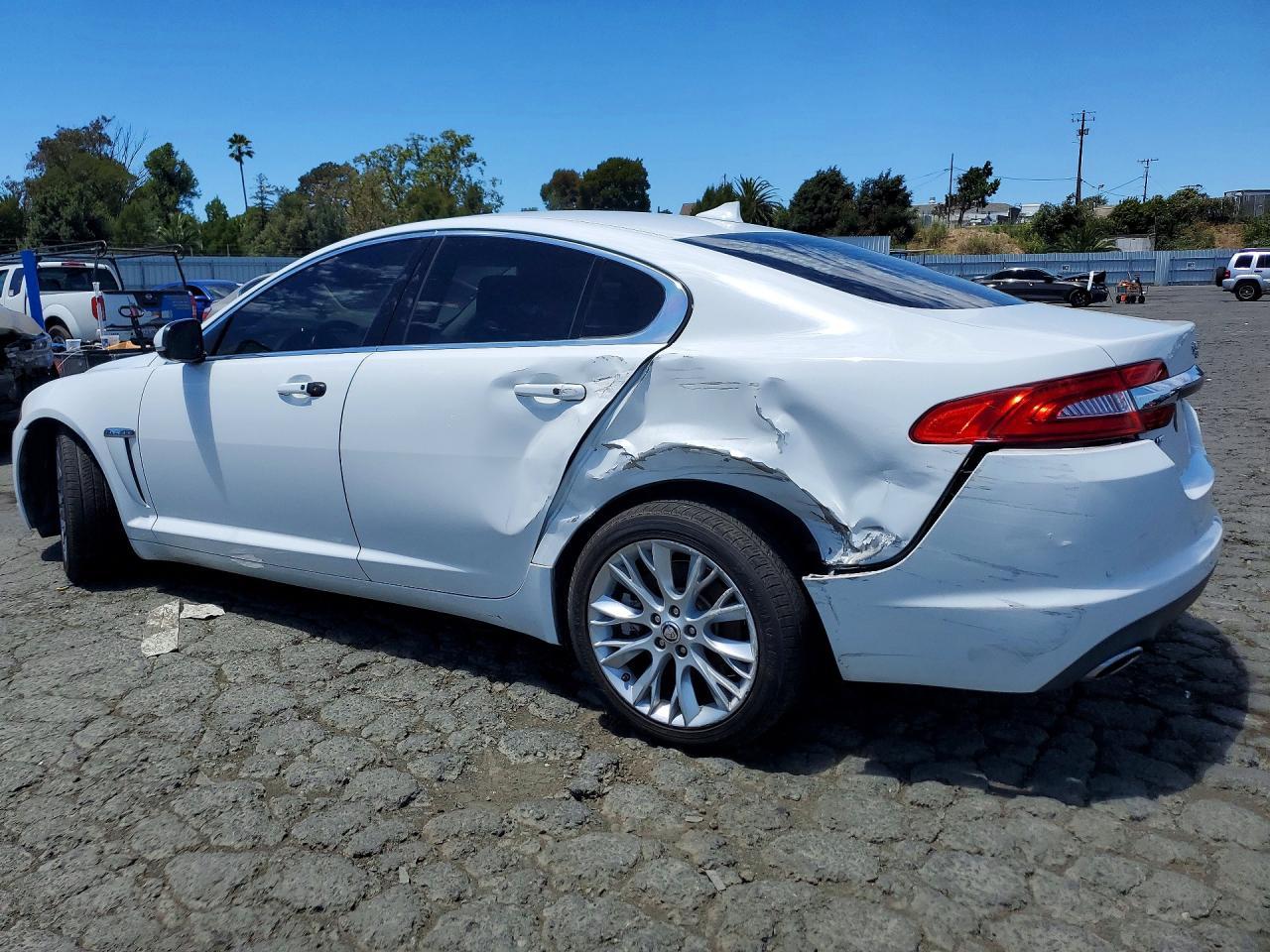 2013 Jaguar Xf - Image 2