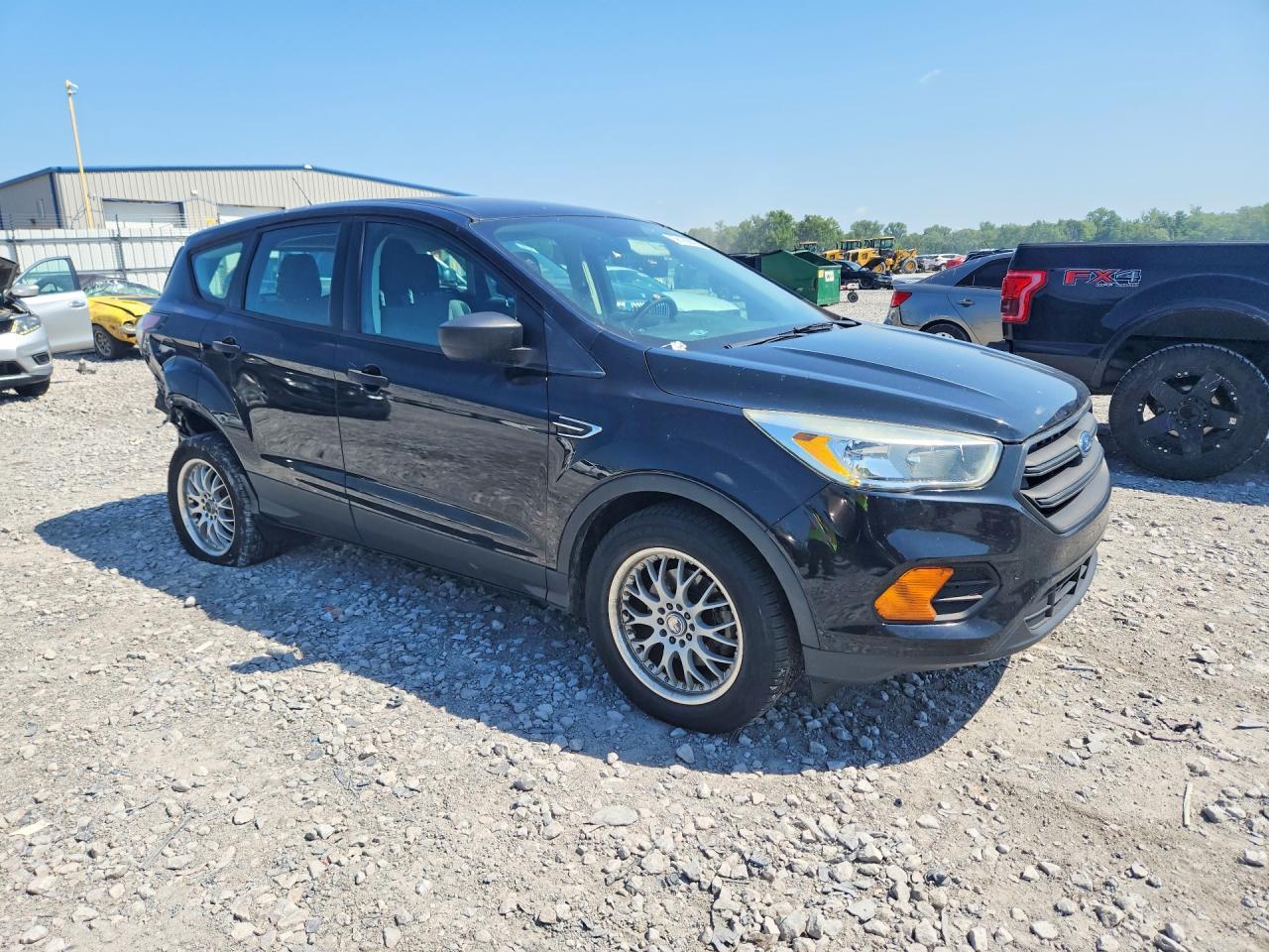 2017 Ford Escape S - Фото 4