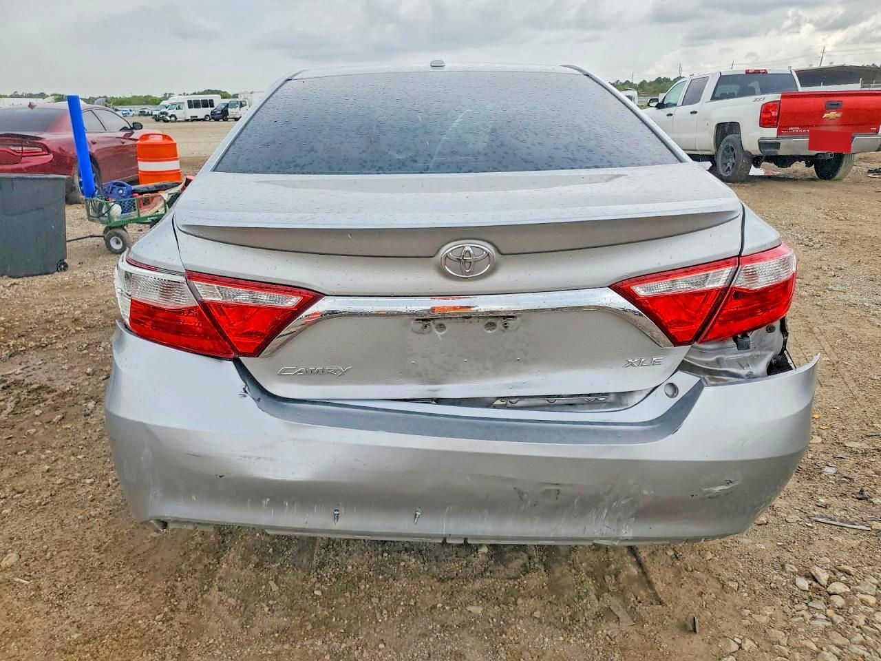 2015 Toyota Camry - Фото 6