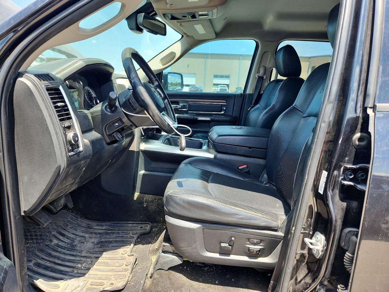 2017 Ram 1500 Laramie - Image 7