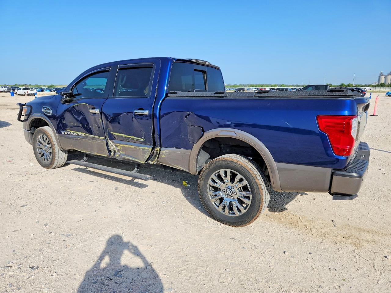 2018 Nissan Titan Xd Platinum Reserve - Фото 2
