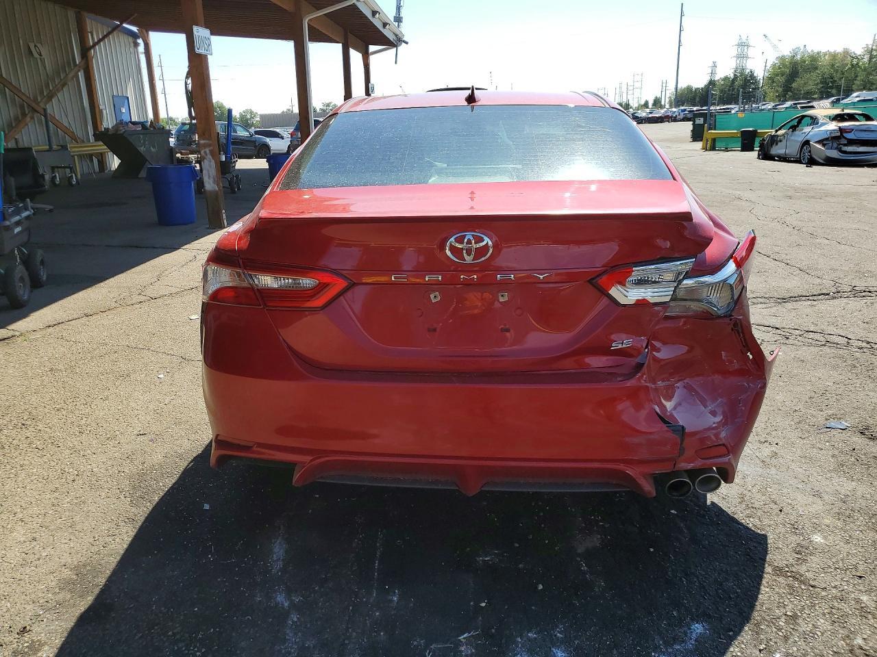 2019 Toyota Camry Se - Image 6