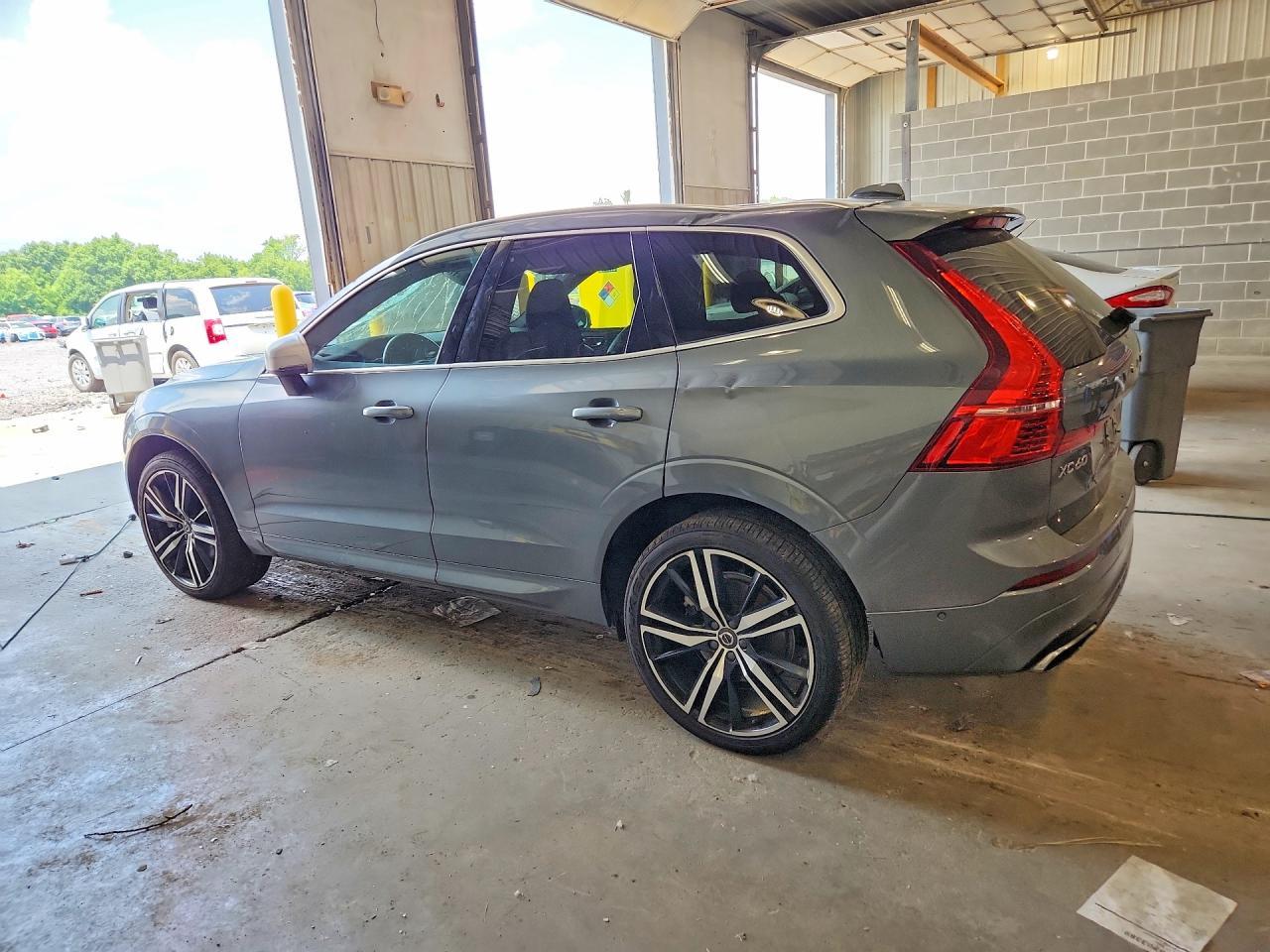 2019 Volvo Xc60 T6 R-Design - Image 2