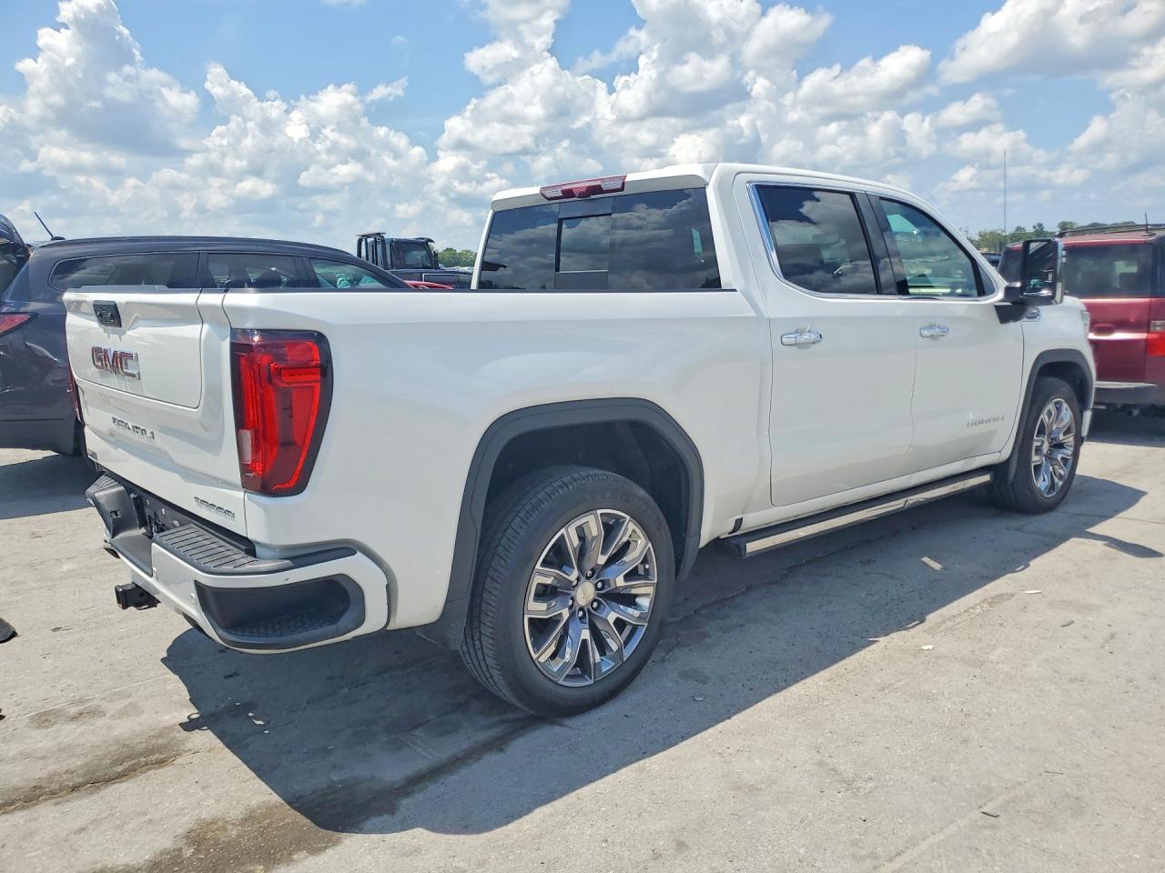 2024 GMC Sierra K1500 Denali - Фото 3