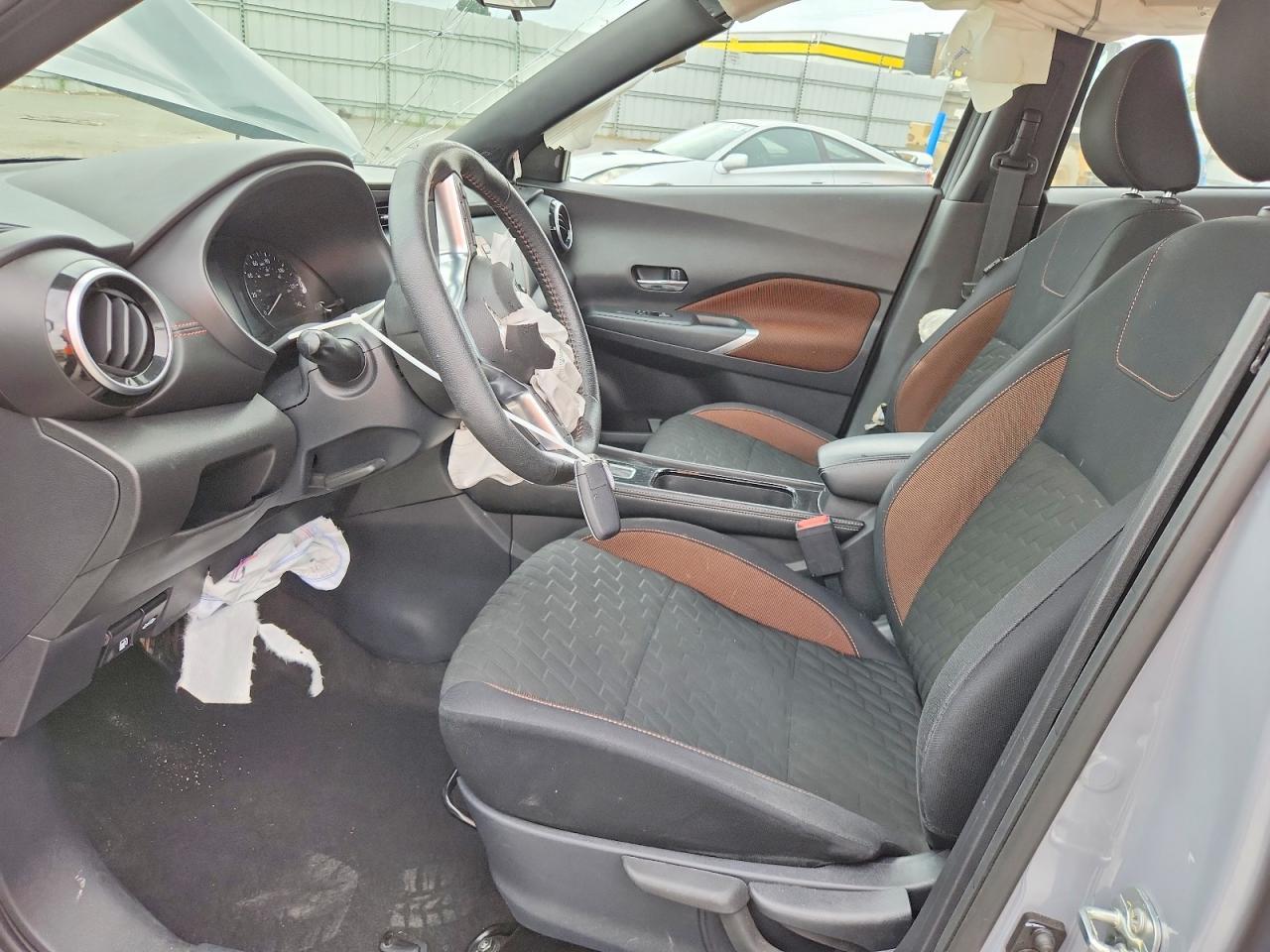 2023 Nissan Kicks Sr - Image 7