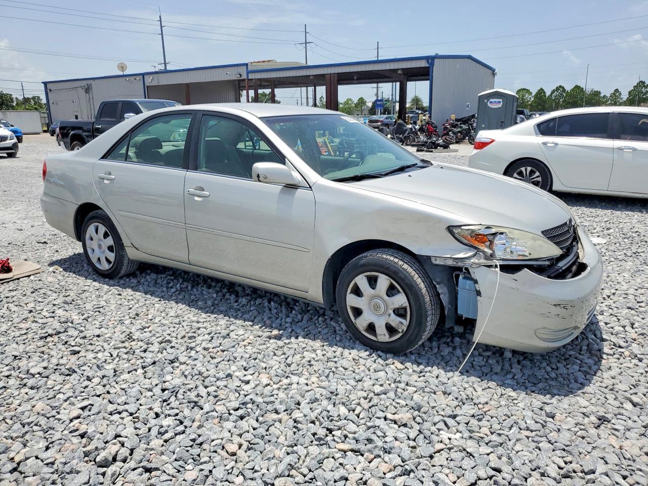 2004 Toyota Camry Le - Image 4