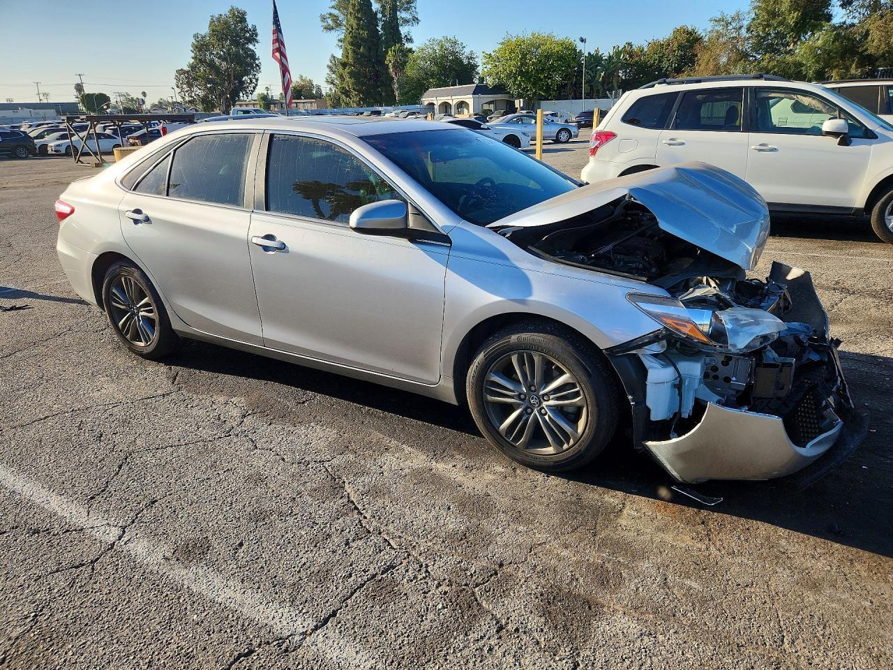 2017 Toyota Camry Se - Фото 4