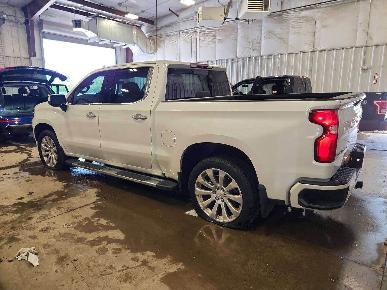 2019 Chevrolet Silverado K1500 High Country - Image 2