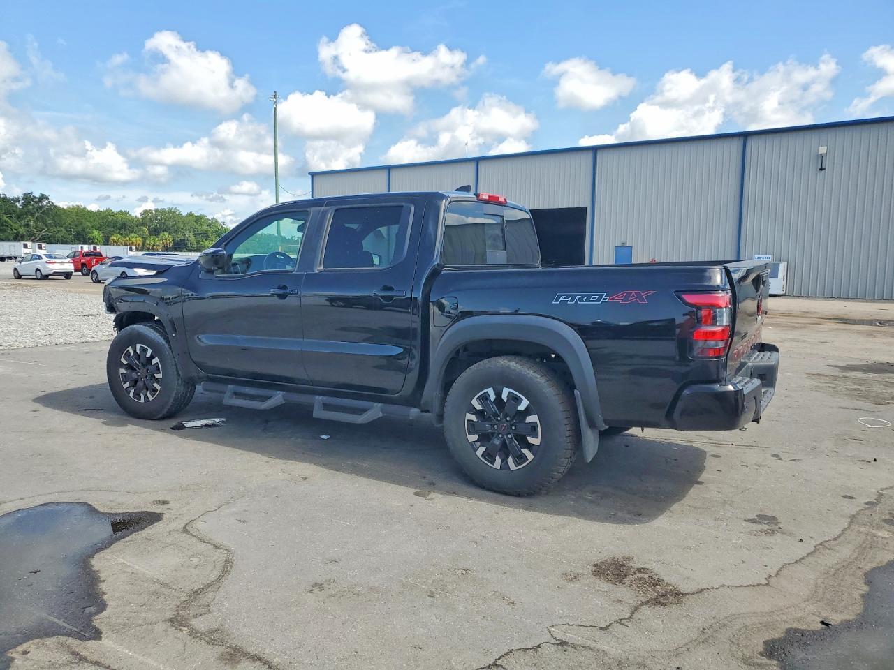 2023 Nissan Frontier Pro-4X - Фото 2
