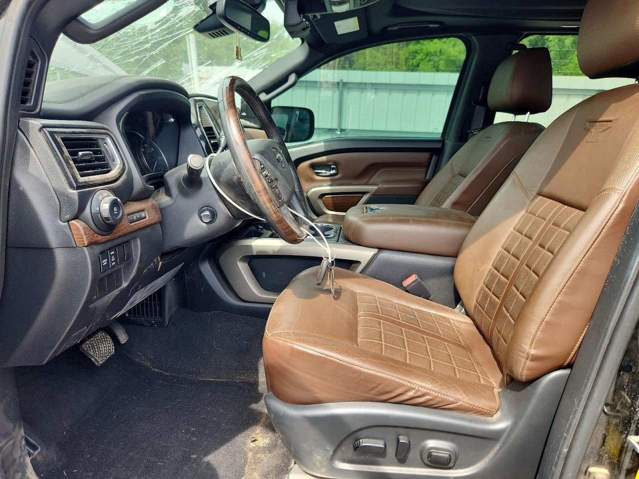 2021 Nissan Titan Platinum Reserve - Фото 7