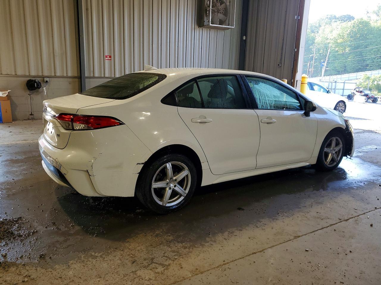 2020 Toyota Corolla Le - Image 3