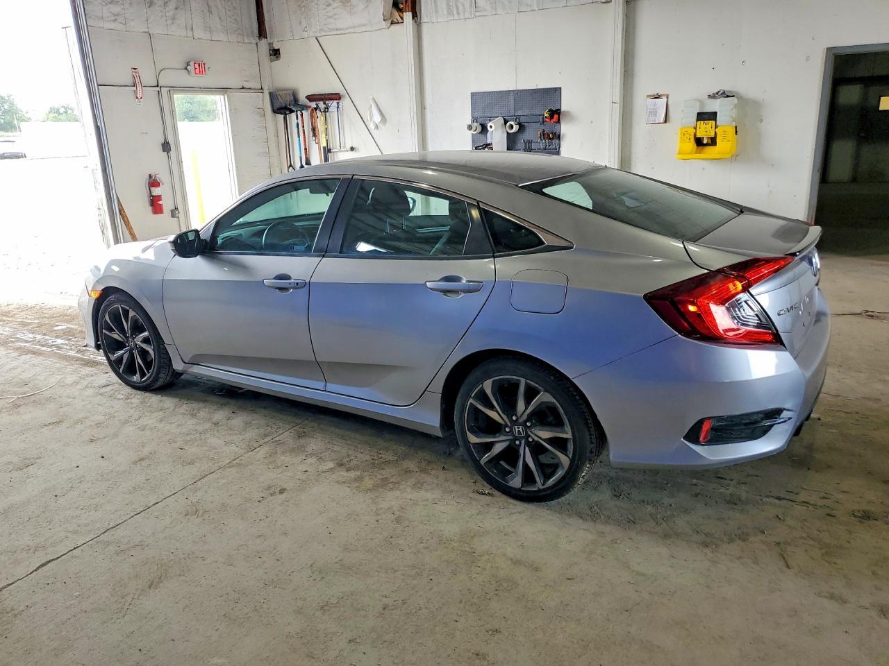 2019 Honda Civic Sport - Фото 2