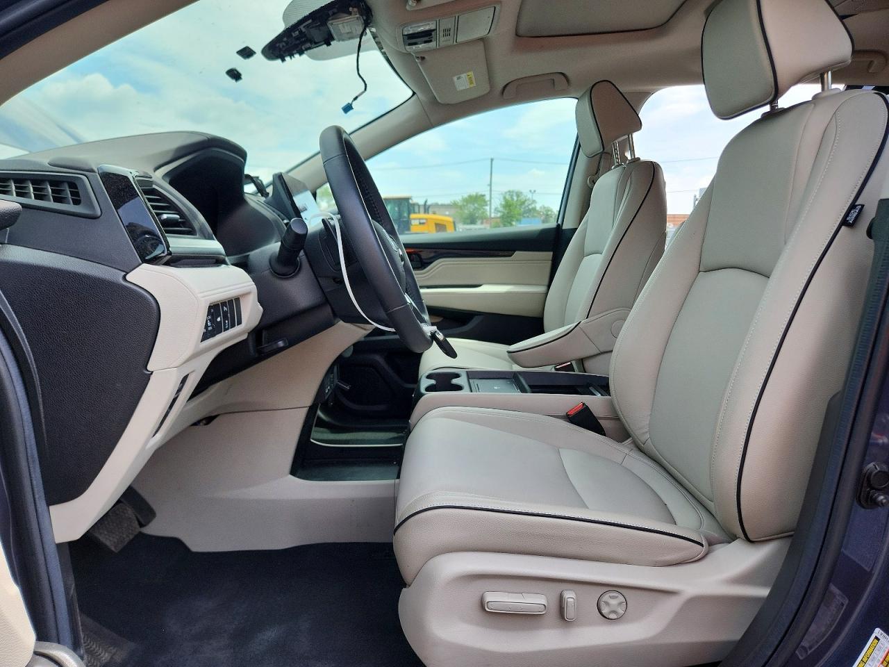 2026 Honda Odyssey Touring - Image 7