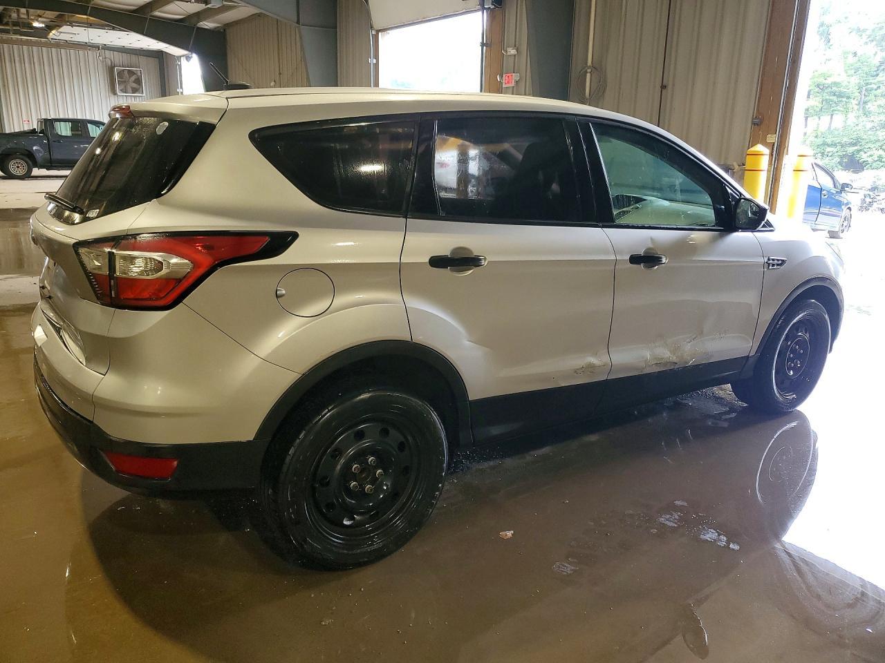 2018 Ford Escape S - Фото 3