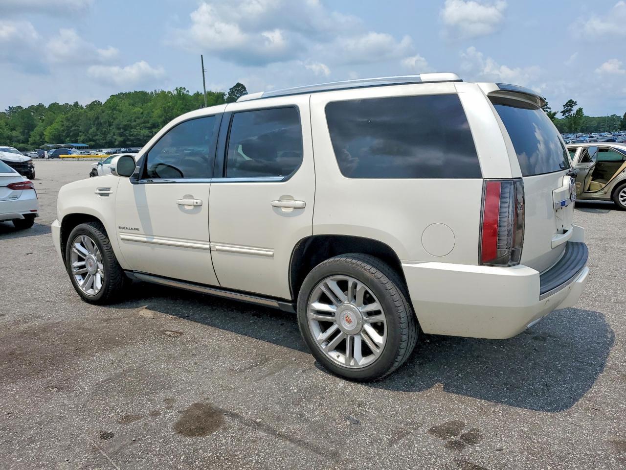 2013 Cadillac Escalade Premium - Image 2