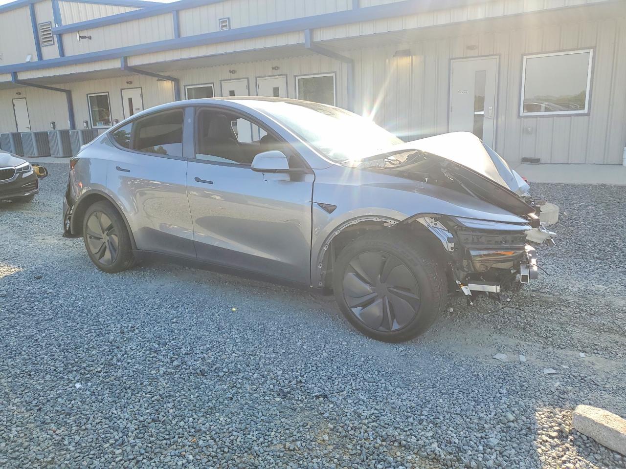 2026 Tesla Model Y - Фото 4