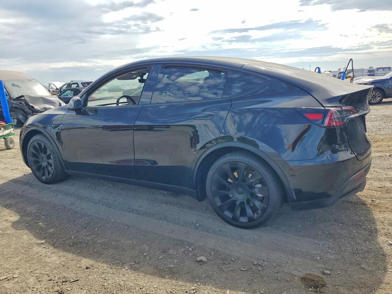 2023 Tesla Model Y - Image 2