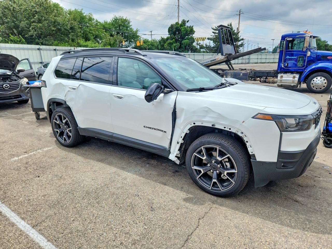 2026 Jeep Cherokee Overland - Image 4
