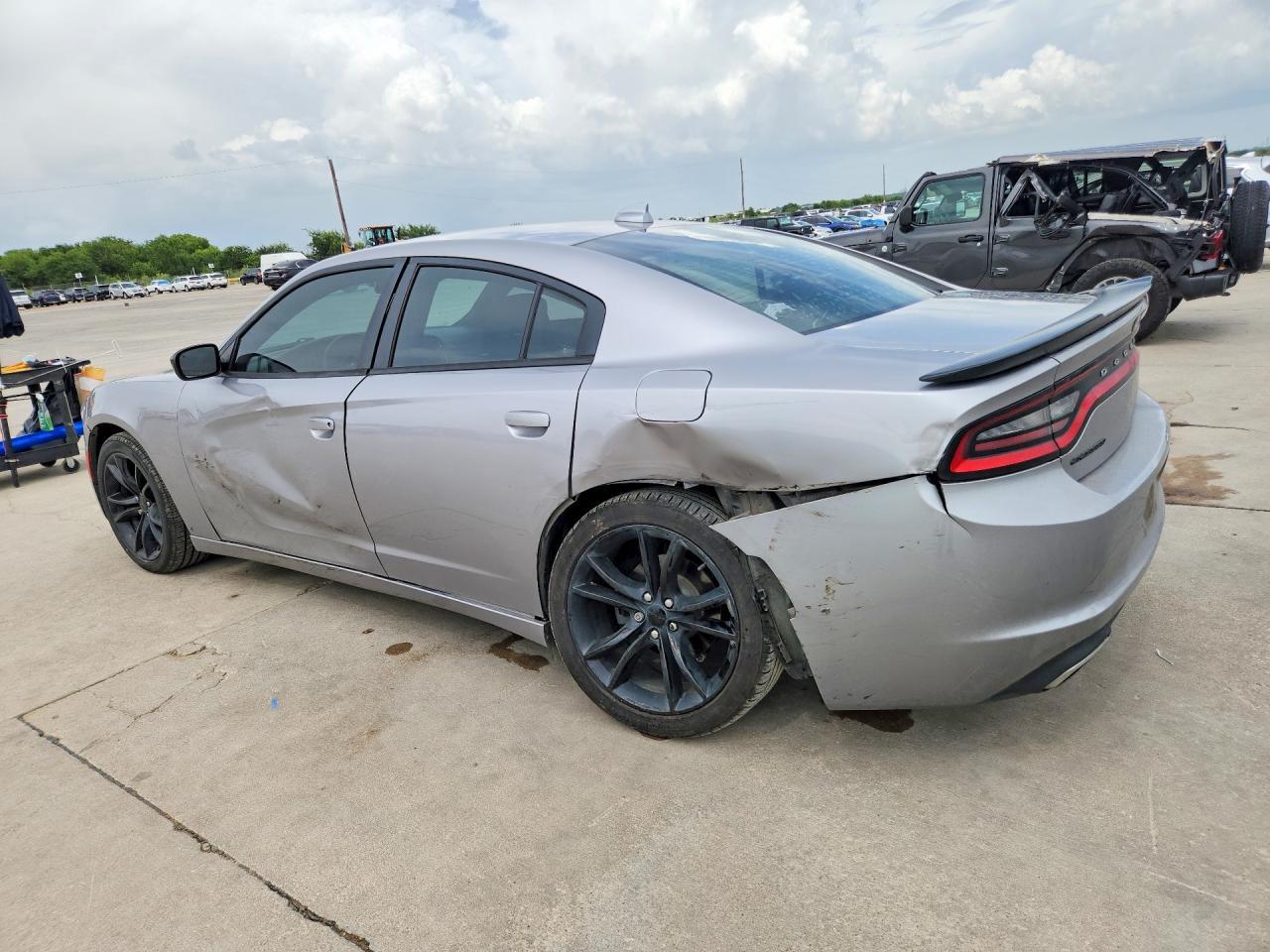 2016 Dodge Charger Sxt - Фото 2