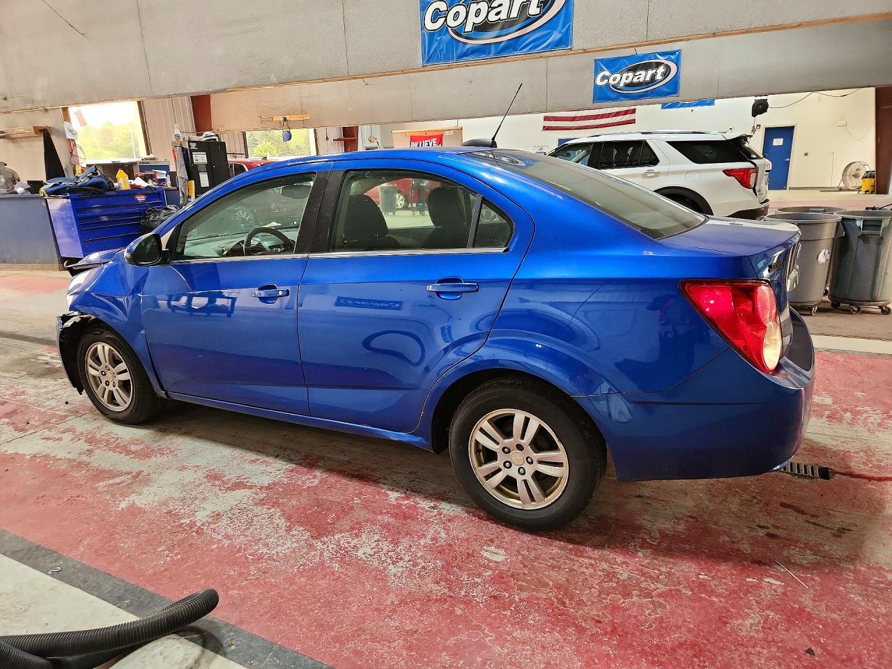 2016 Chevrolet Sonic Lt - Image 2