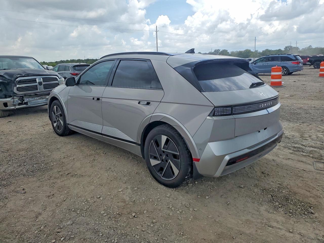 2026 Hyundai Ioniq 5 Limited - Image 2