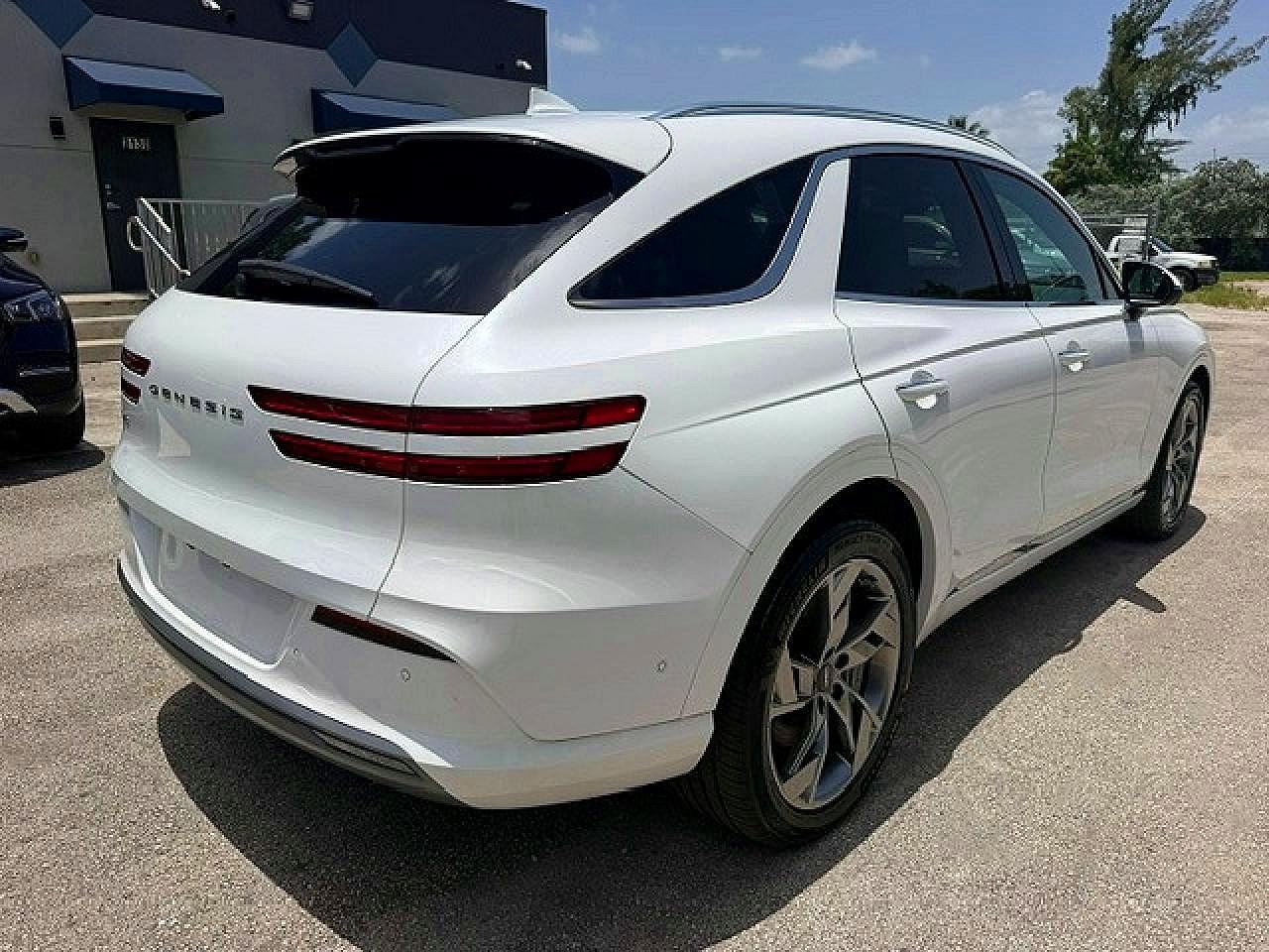 2025 Genesis G70 - Фото 3