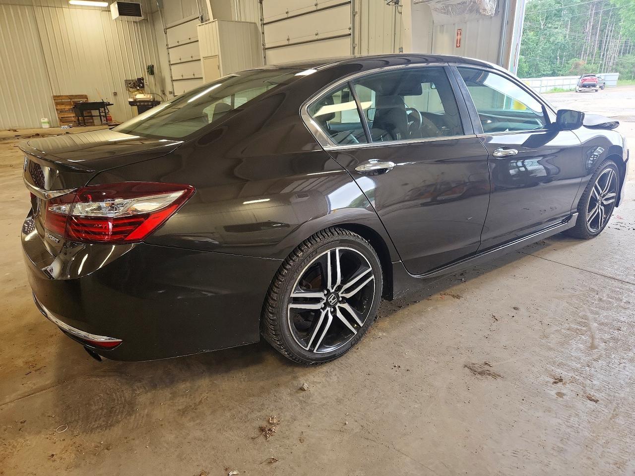 2017 Honda Accord Sport - Image 3
