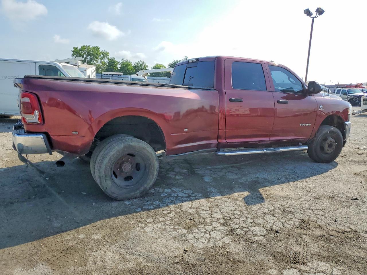 2021 Ram 3500 Tradesman - Фото 3